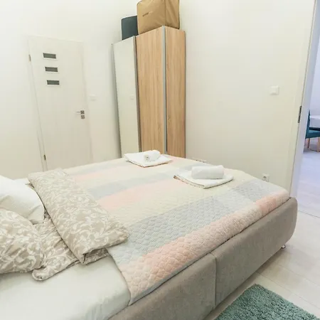 Global Living - Kertesz Haven Hideaway Apartment